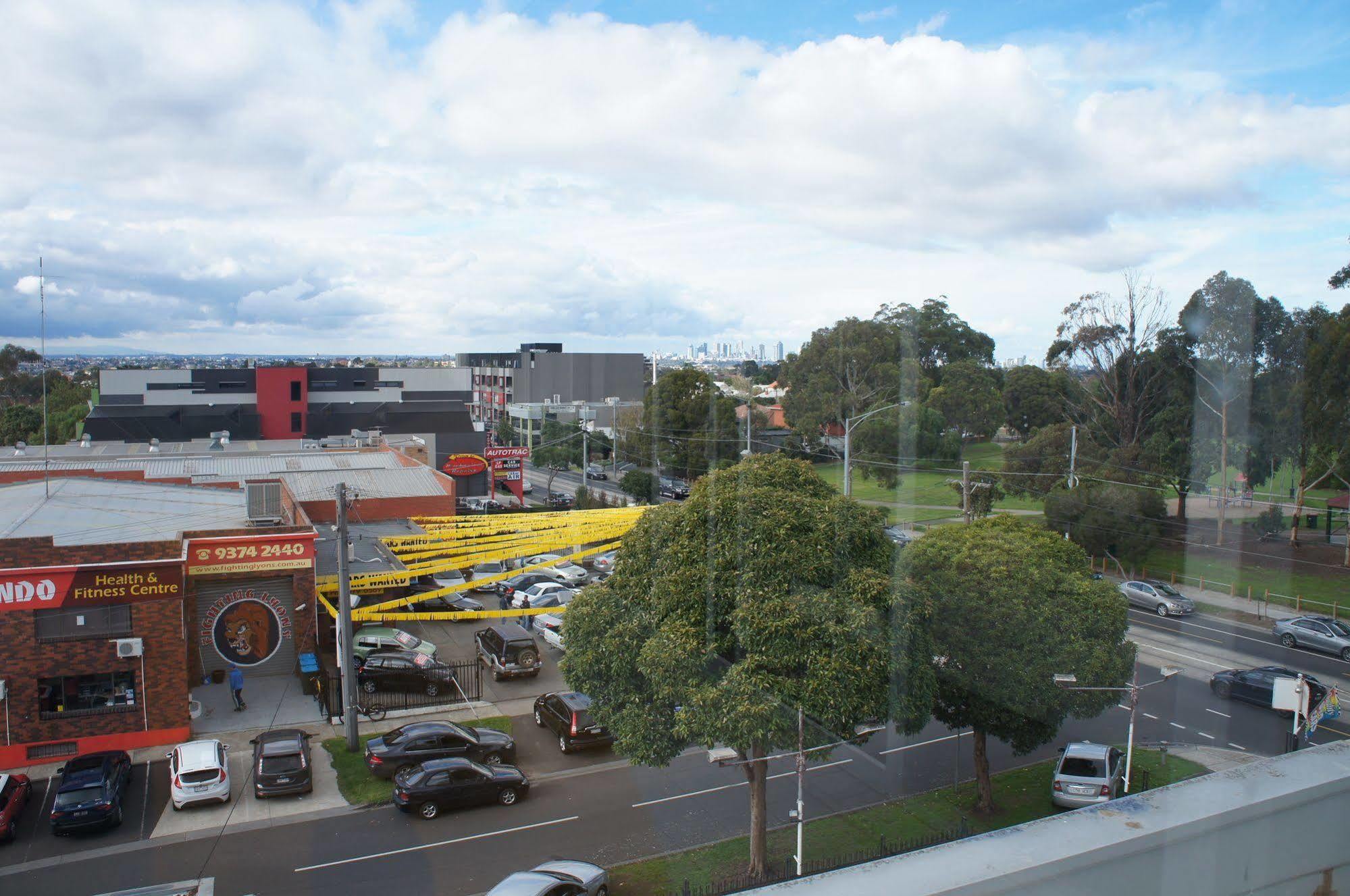 Summer Inn Holiday Apartments Melbourne Exterior photo